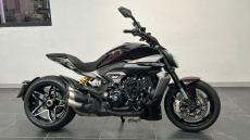 Ducati X Diavel V4 Burning Red (25MY)